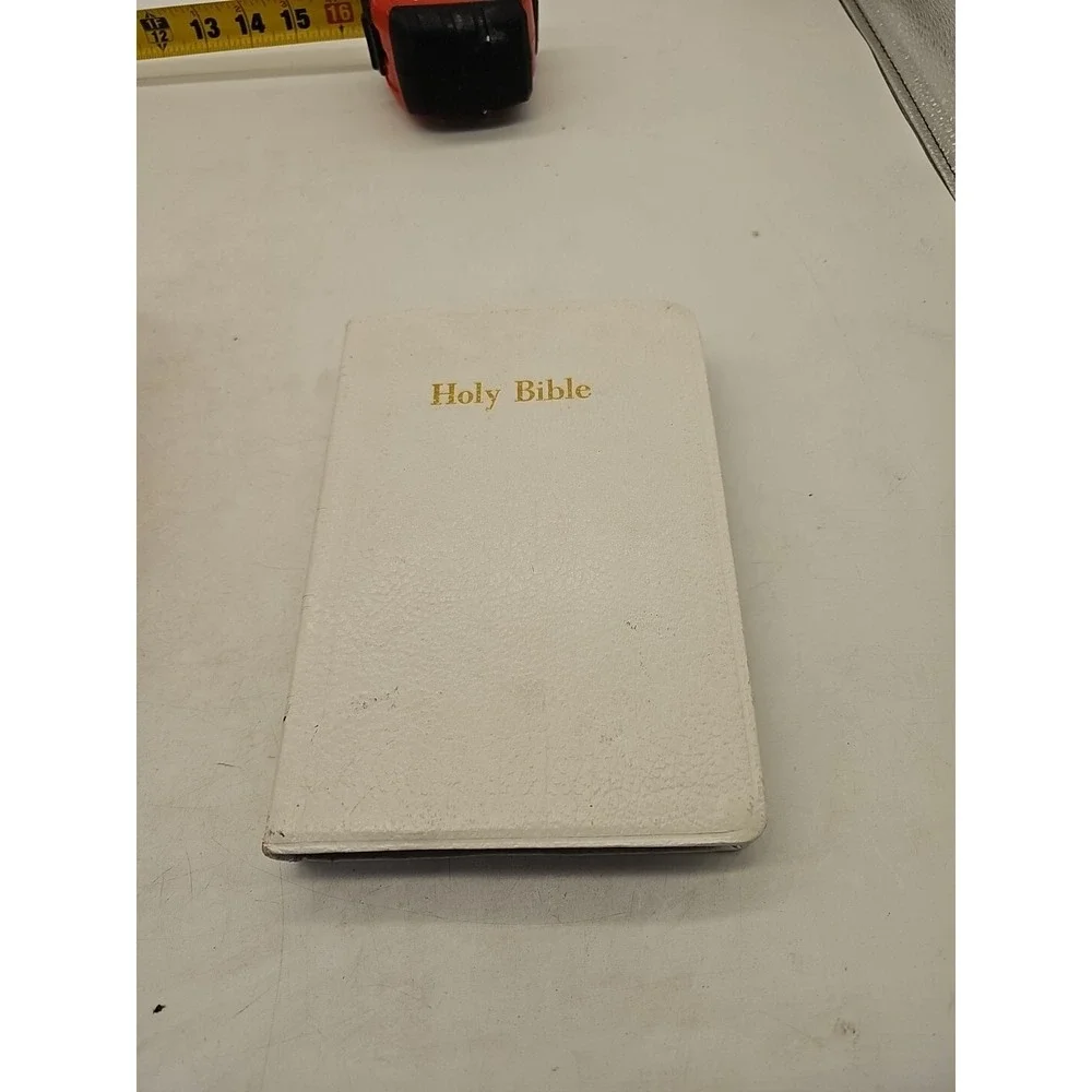 Holy Bible King James Version Red Letter Edition Collins World w/ Concordance‎